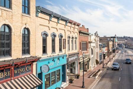 Hip Urban Loft - Small Town Charm -124 Lofts #3 West Dundee Eksteriør bilde