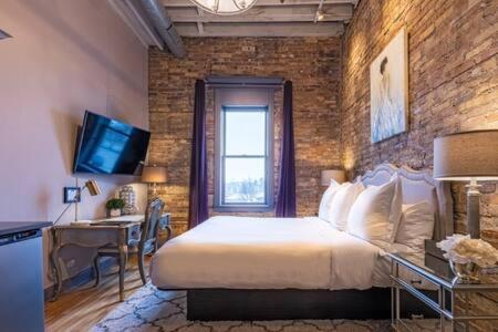 Hip Urban Loft - Small Town Charm -124 Lofts #3 West Dundee Eksteriør bilde