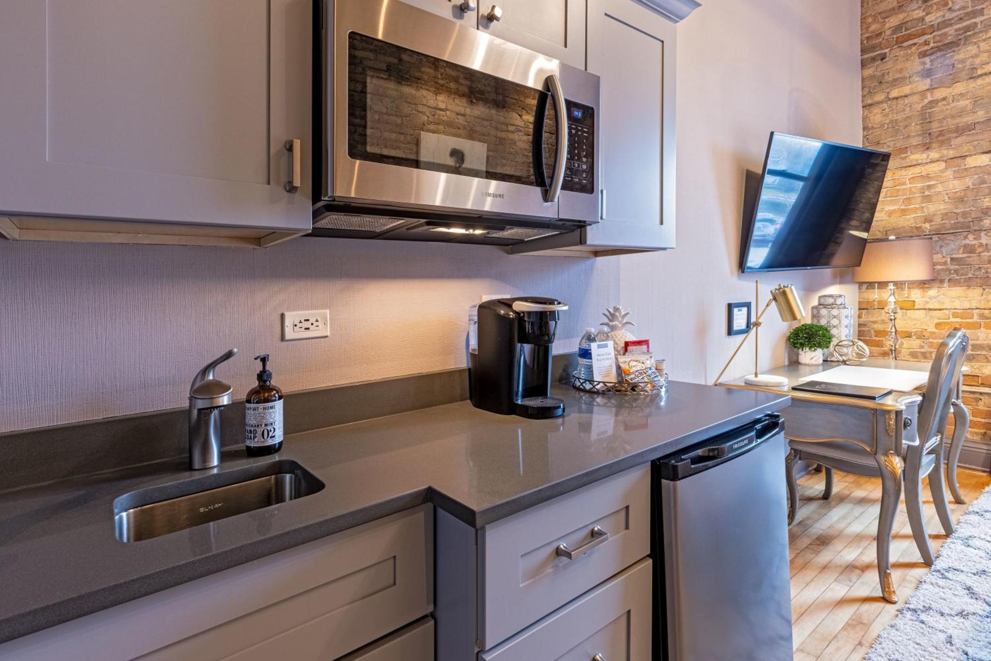 Hip Urban Loft - Small Town Charm -124 Lofts #3 West Dundee Eksteriør bilde